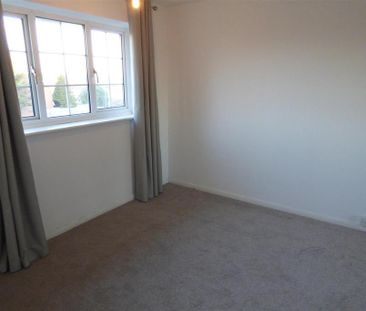 2 bedroom property to rent - Photo 4