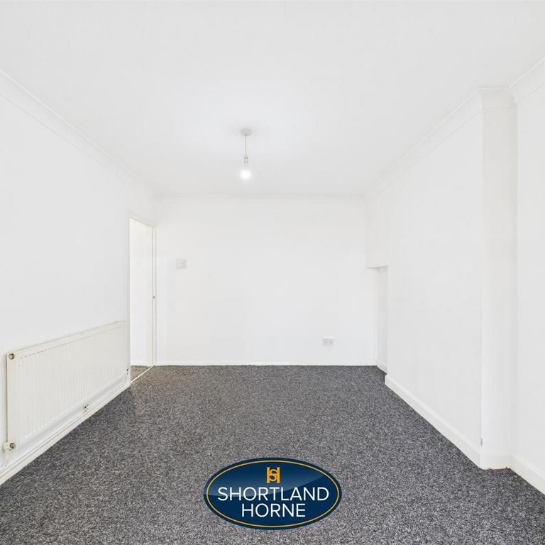 3 bedroom end of terrace house to rent - Photo 1