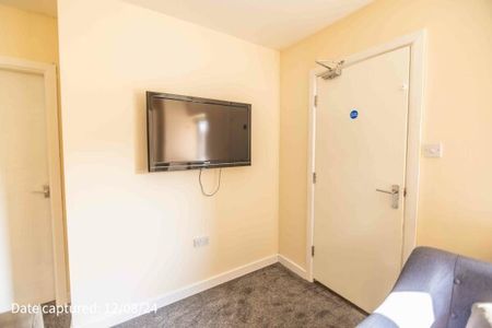 50 Eastfield Crescent - Photo 4