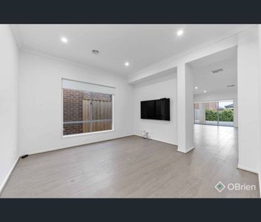 21 Versteegen Street, Fraser Rise, Vic 3336 - Photo 3