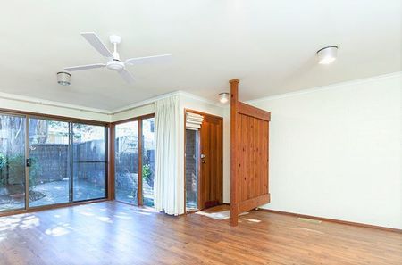 22/3 Lane Pool Close, Yarralumla ACT 2600 - Townhouse For Rent | Domain - Photo 3
