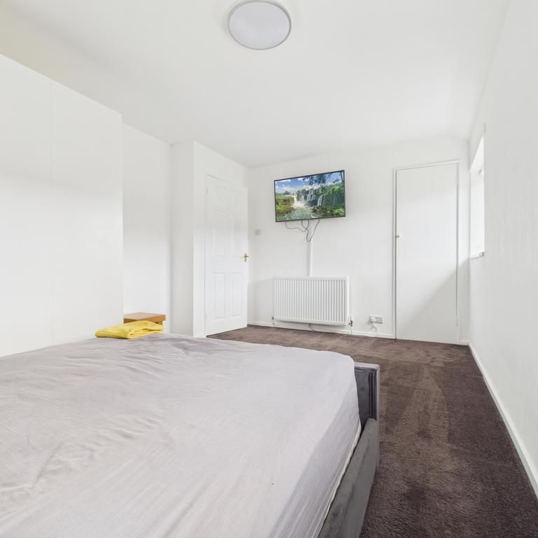 2 bedroom semi-detached house to rent - Photo 1