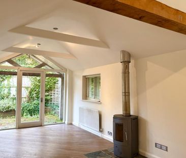 3 bedroom detached house to rent - Photo 3