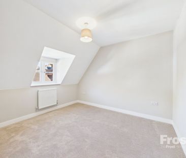 The Courtyard, 73a High Street,SL1 - Photo 3