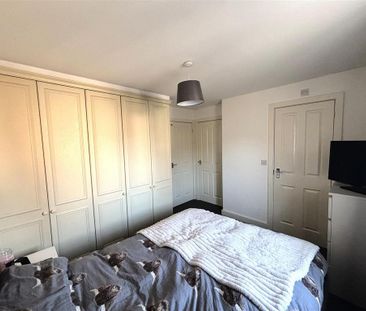 3 bedroom end of terrace house to rent - Photo 5