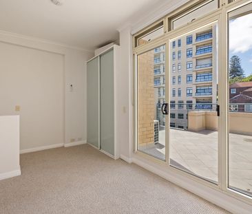 Renovated apartment with house-like proportions - Photo 2