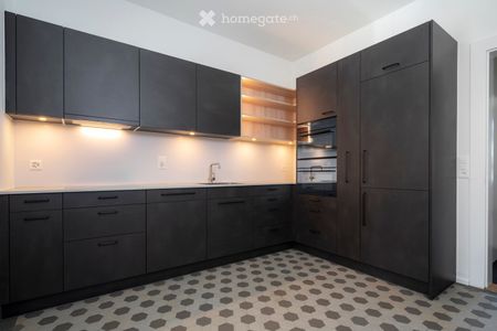 Charmante sanierte Altbauwohnung mit Liftzugang im Herzen von Zürich - Photo 2