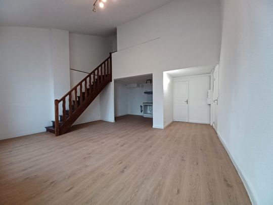 Location Appartement 2 pièces 46m² LEZIGNAN CORBIERES 11200 - Photo 1