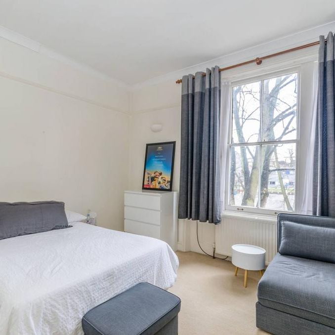 Studio to rent - Photo 1