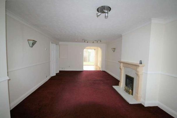 Baillie Close, Rainham, RM13 - Photo 1