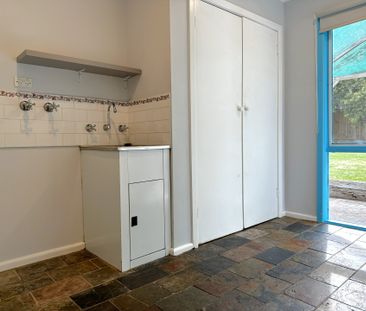 Neat & Tidy - Photo 4