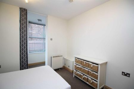 2 bedroom ground floor flat to rent - Photo 5
