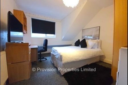 7 Bedroom Student Houses in Hyde Park - Photo 4