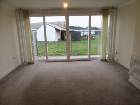 An attractive property on the outskirts of Dumfries offering newly decorated spacious accommodation. No pets. - Photo 5