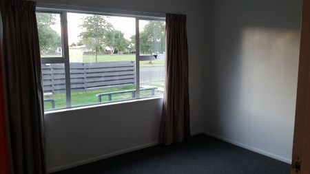 3 Bedroom House on Perth St Levin - Photo 2