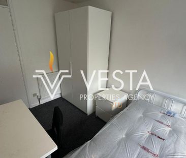 Leam Green - Photo 2