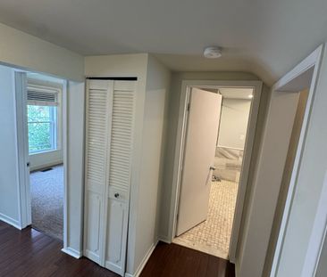 2 bd House for Rent in Windsor, ON - Photo 2