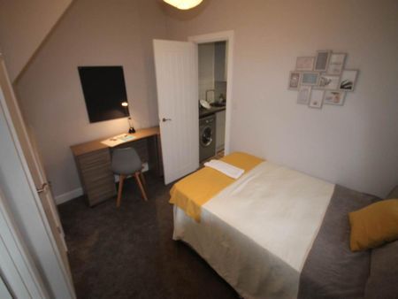 2 bedroom flat to rent - Photo 4