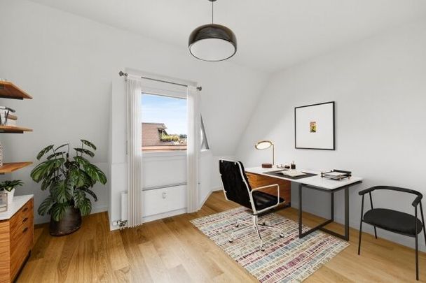 Fantastic apartment in the newly renovated attic (including free one-year parking rental) - Foto 1