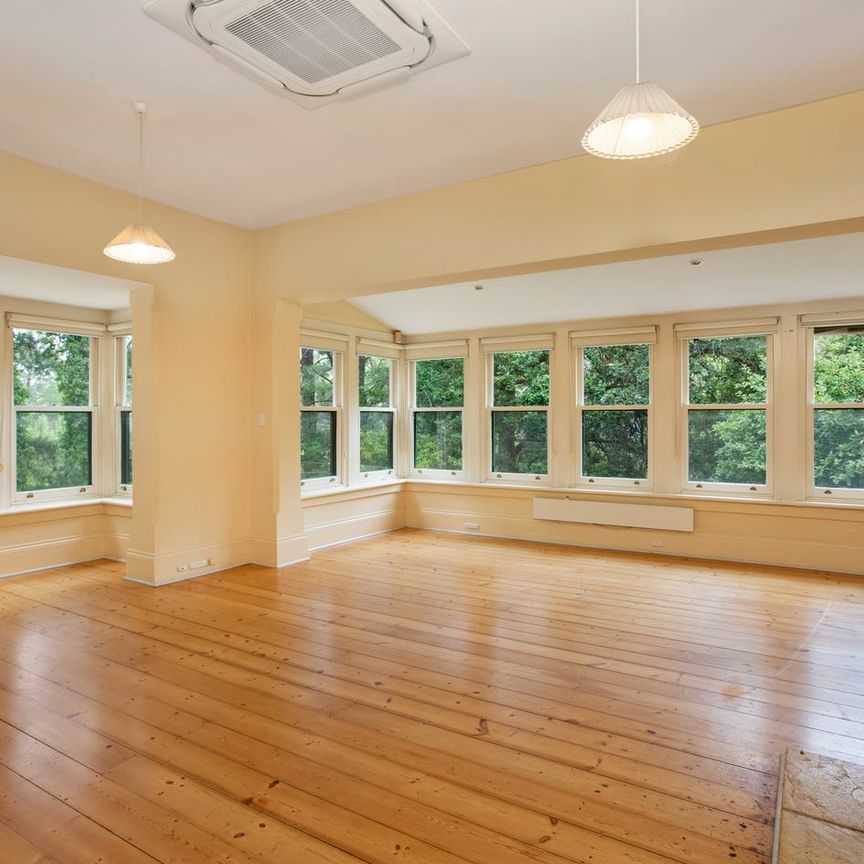 Seize Stirling from a soulful hideaway - Photo 1