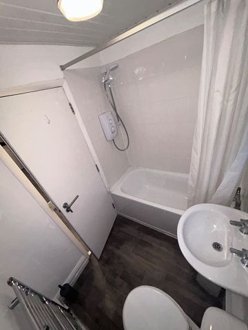 Room in a Shared House, Thyra Grove, NG9 - Photo 5