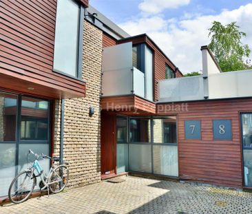 2 bedroom mews to rent - Photo 5