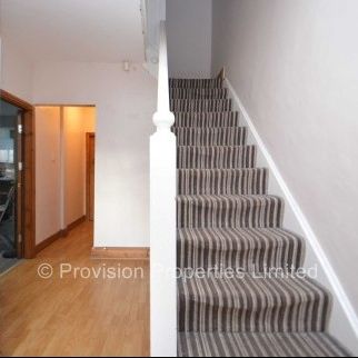 7 Bedroom Student Properties Leeds - Photo 1