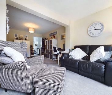 2 bedroom end of terrace house to rent - Photo 2