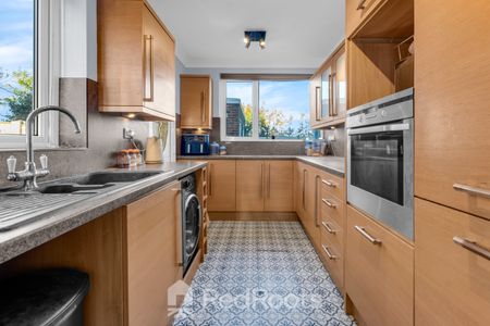 3 bed semi-detached house to rent in Warmsworth, Doncaster, South Yorkshire, DN4 - Photo 5