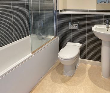 Spitfire Road, Upper Cambourne, CB23 - Photo 4