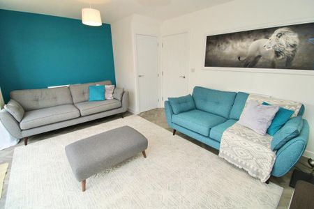 3 bedroom detached house to rent - Photo 2