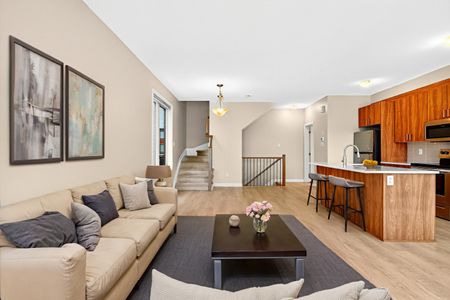 For Lease - 348 Raheen Court Ottawa Circuit, Barrhaven, Ontario - Photo 2