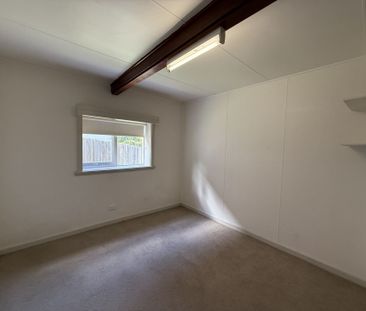 Feel at Home, Living Here! - Photo 4