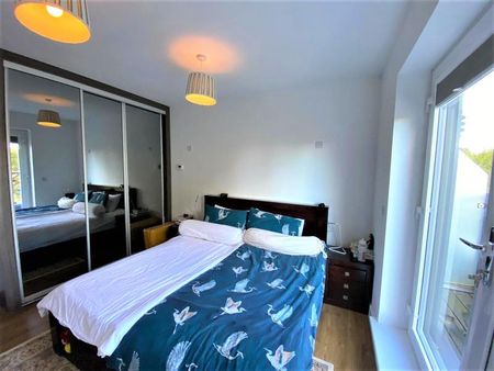 Sycamore Avenue , Woking, Surrey, GU22 - Photo 5