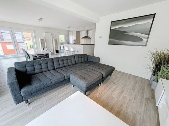 Ruim en modern appartement met 2 slaapkamers vlakbij het station in Knokke-Heist - Photo 1