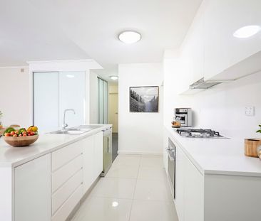 Spacious 3-Bedroom Apartment in Prime Rosehill Location - Walk to S... - Photo 5