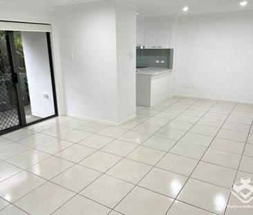 Modern 3 Bedroom Townhouse Available From 21/01/2025 - Photo 4