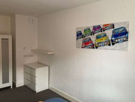 St. Edmunds Road Room 2 - Photo 5