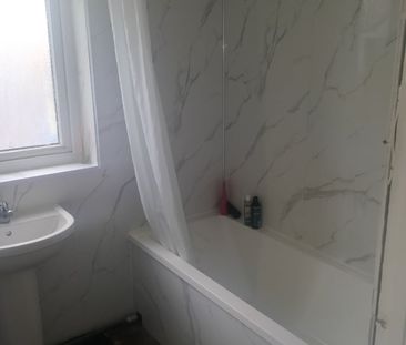 Room in a Shared House, Selby Road, E13 - Photo 5