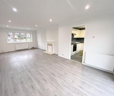 3 bedroom detached house to rent - Photo 3