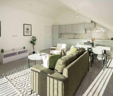 Cuckoo Hall Lane, London, N9 - Photo 2