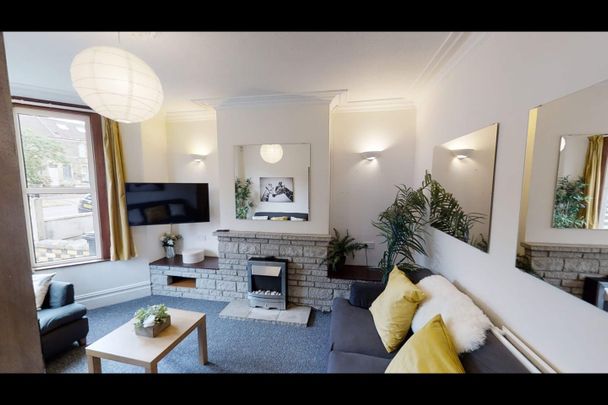 5 Bed Terraced House, Downend Road, BS16 - Photo 1