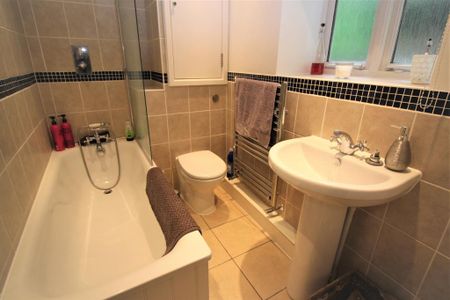 1 bedroom ground floor flat to rent - Photo 5