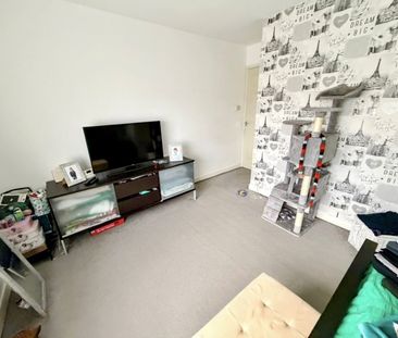 Middleton Park Avenue, Leeds - Photo 1