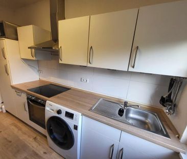 Gepflegte 2-Zimmerwohnung mit Einbauküche - Photo 1