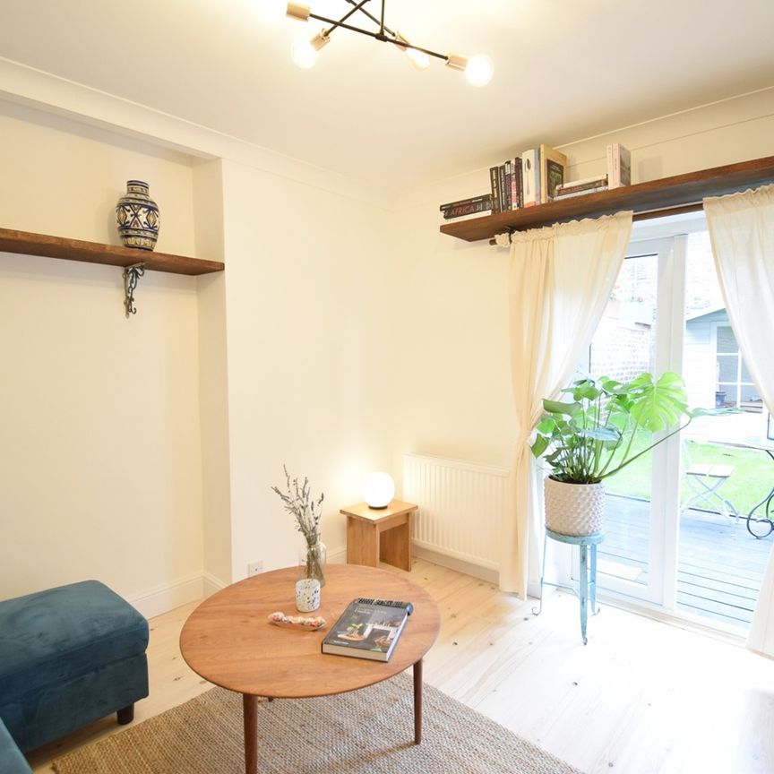 1 Bed Flat, Latimer Road, W10 - Photo 1