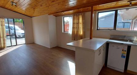 Rauni - 3 Bedroom Plus Office - Photo 5