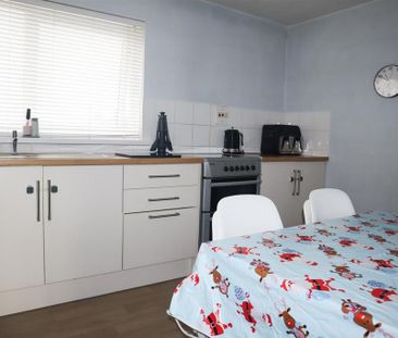 2 bedroom apartment to rent - Photo 4