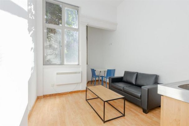 Studio to rent - Photo 1