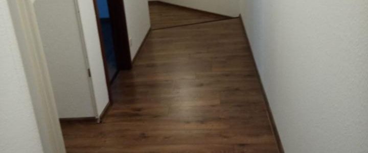 Helle 3-Zimmer Dachgeschosswohnung mit Balkon in Garbsen - Photo 1